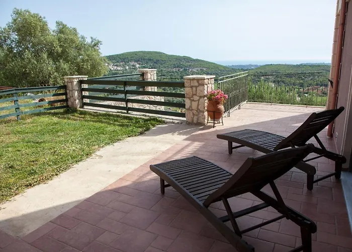 Tzanatos Вилла Troianata